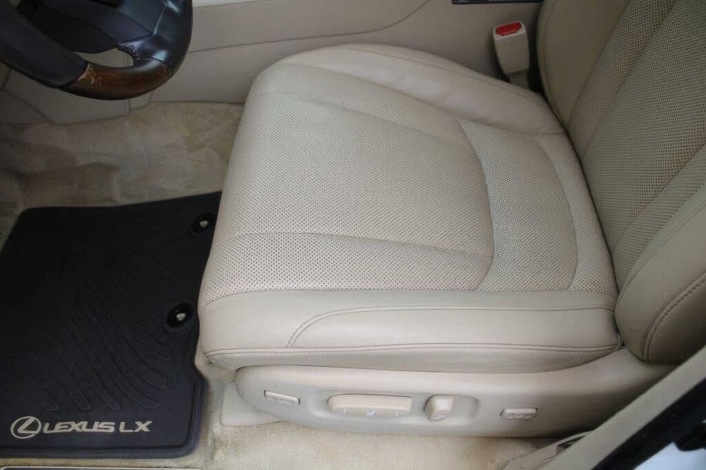 Lexus LX 570      2017