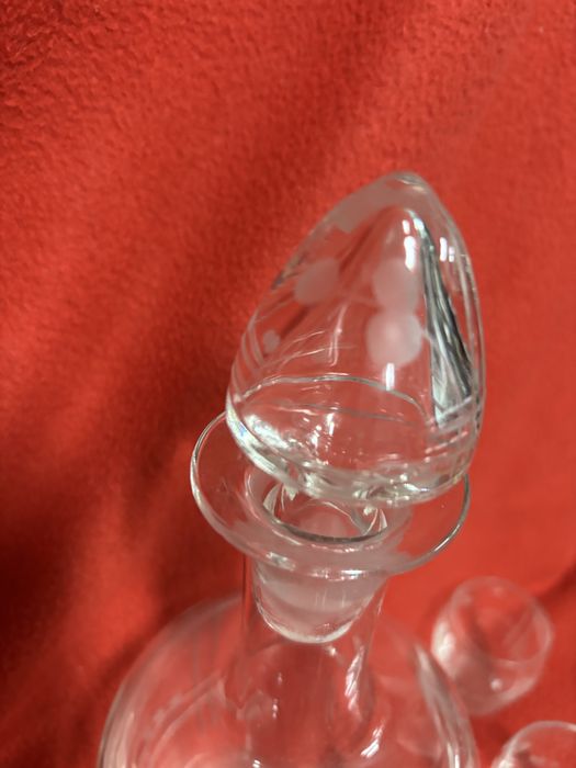 Garrafa antiga com 6 vopos