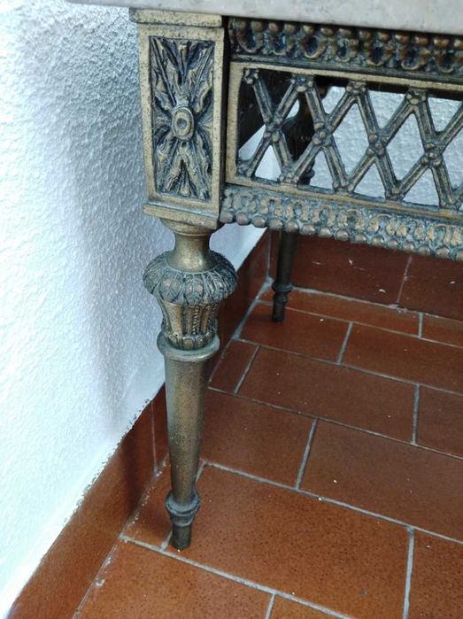 Mesa de Apoio Vintage em Bronze e Mármore de Estremoz