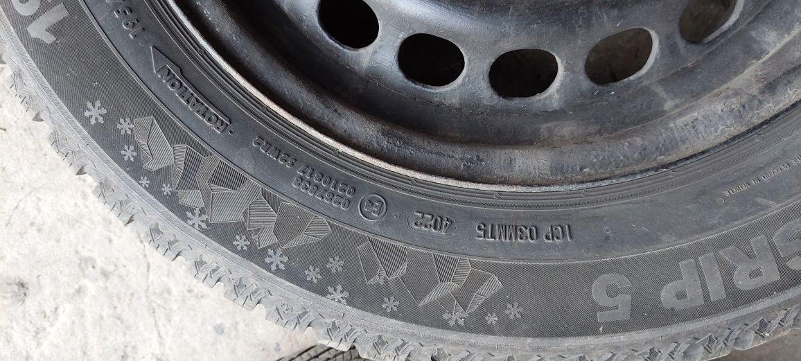 4x Opona zimowa Semperit Speed Grip 5, rozmiar 195/65 R15 na feldze