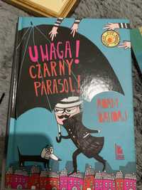 Uwaga czarny parasol