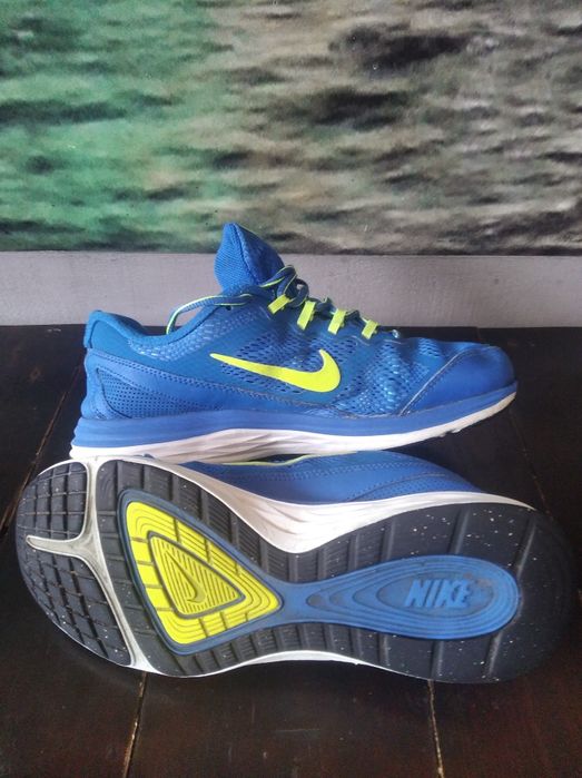 Кроссовки 39 размер.