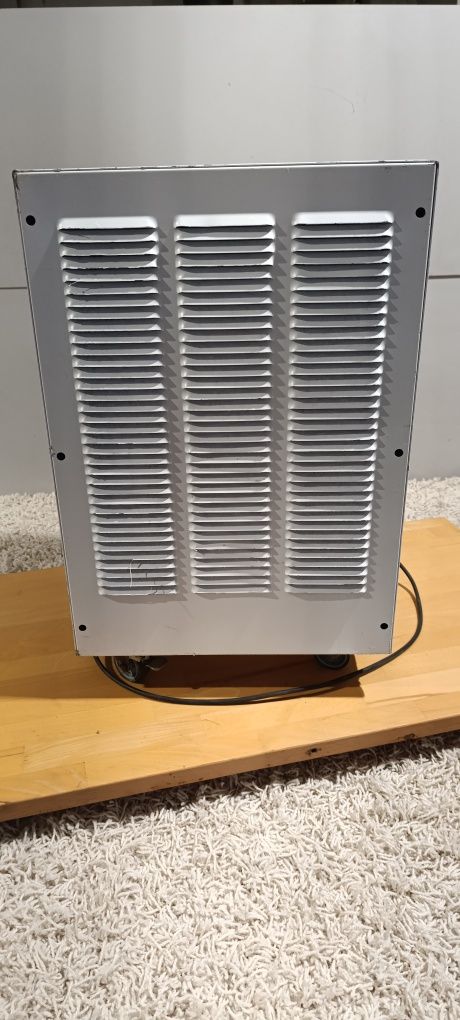 Osuszacz powietrza budowlany TROTEC-TTK 140S.