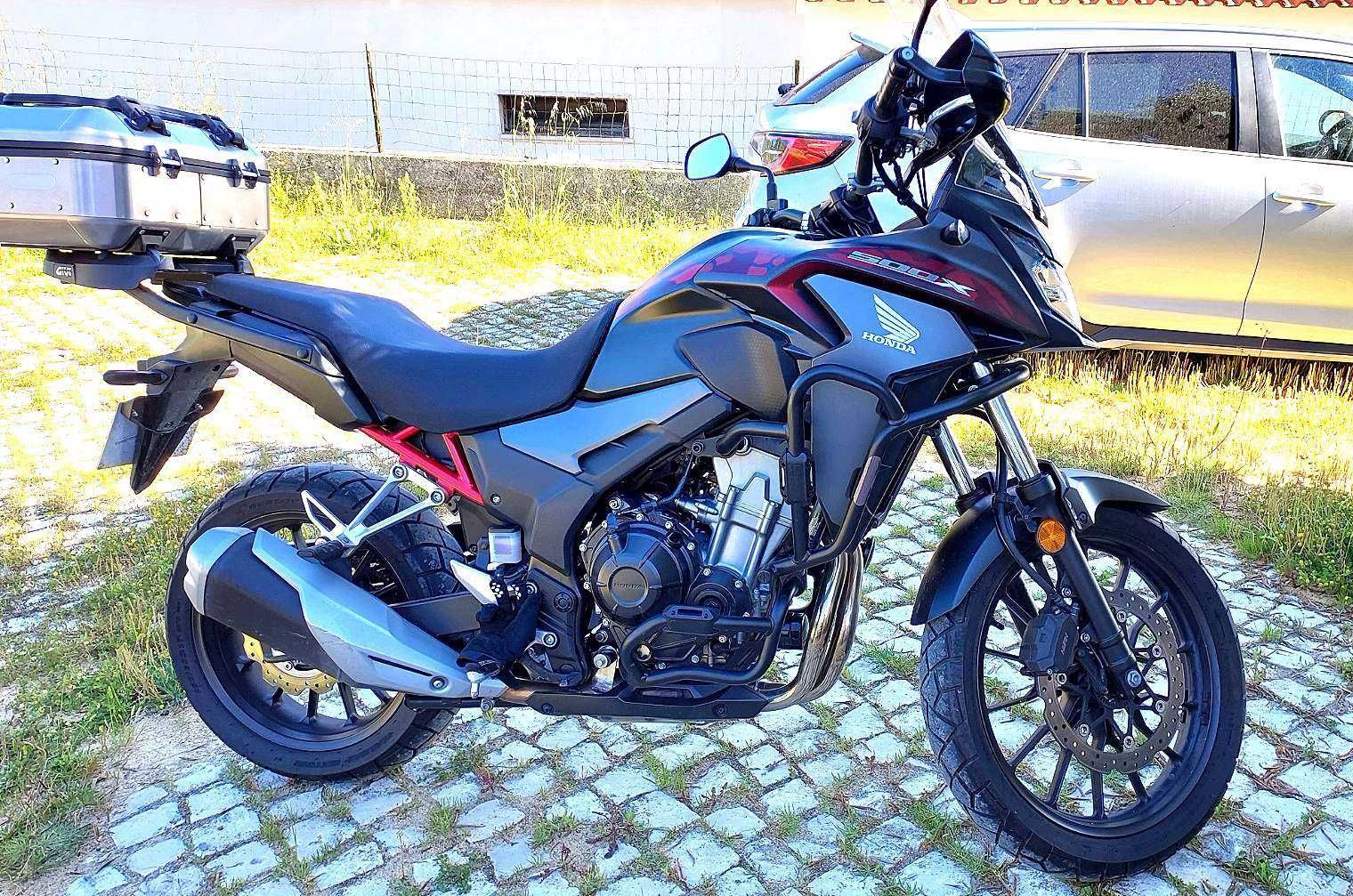 Honda CB 500X equipada