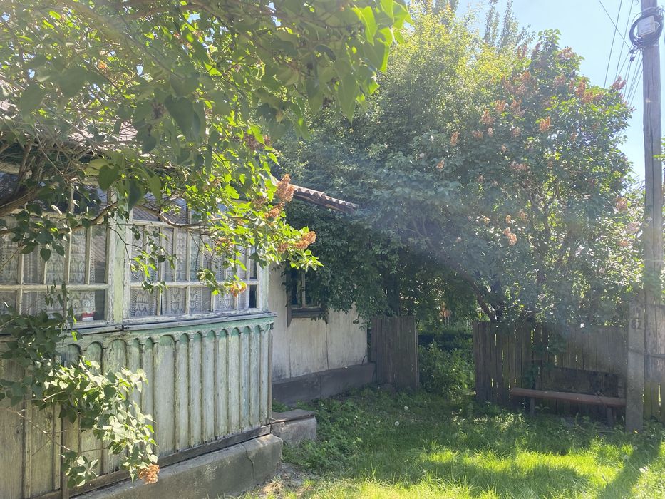 Продам земельну ділянку майже в центрі міста