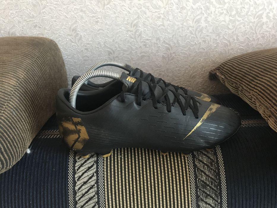 Бутси Nike 40 розмір, по устілці приблизно 25 см