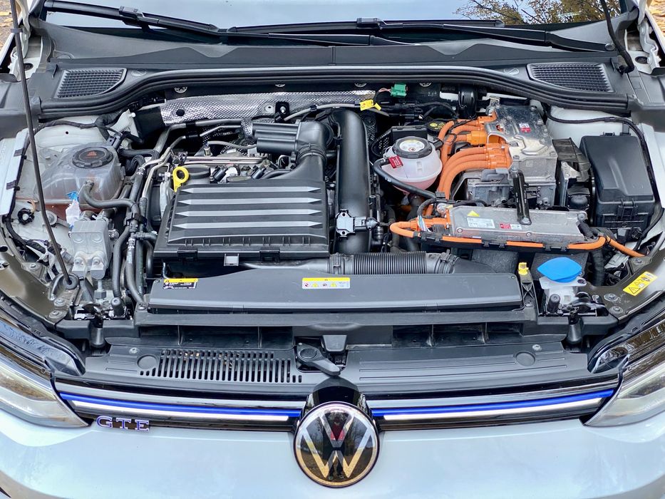 VW GOLF 8 GTE Плагін-Гібрид