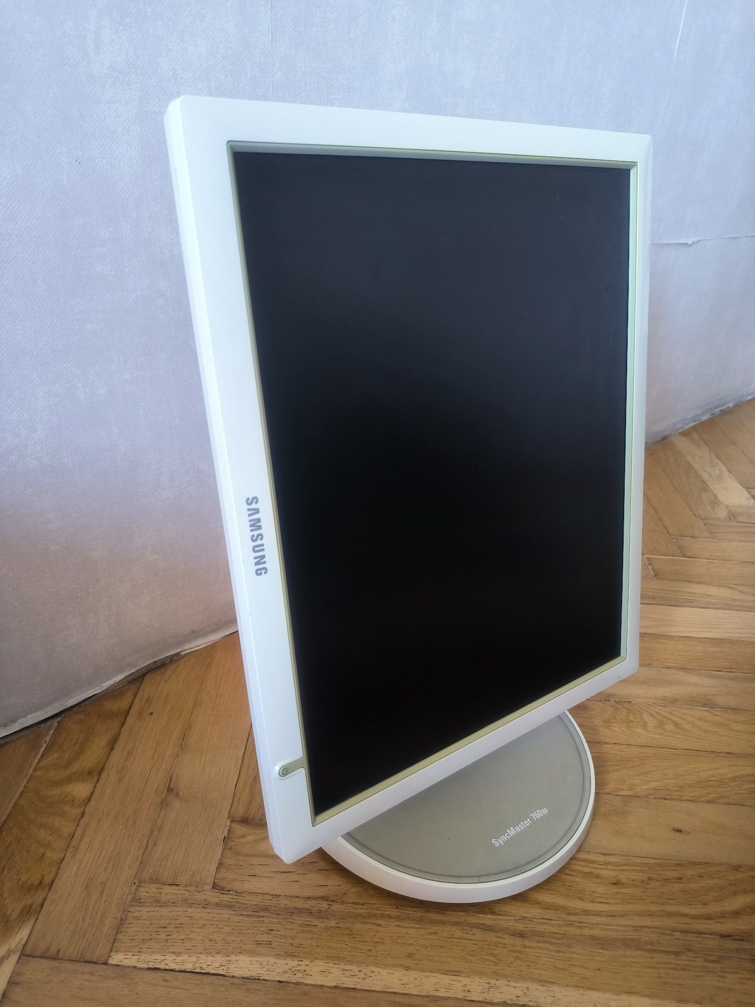 Samsung SyncMaster 760 BF