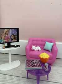 Barbie z tv kanapa i kotkiem