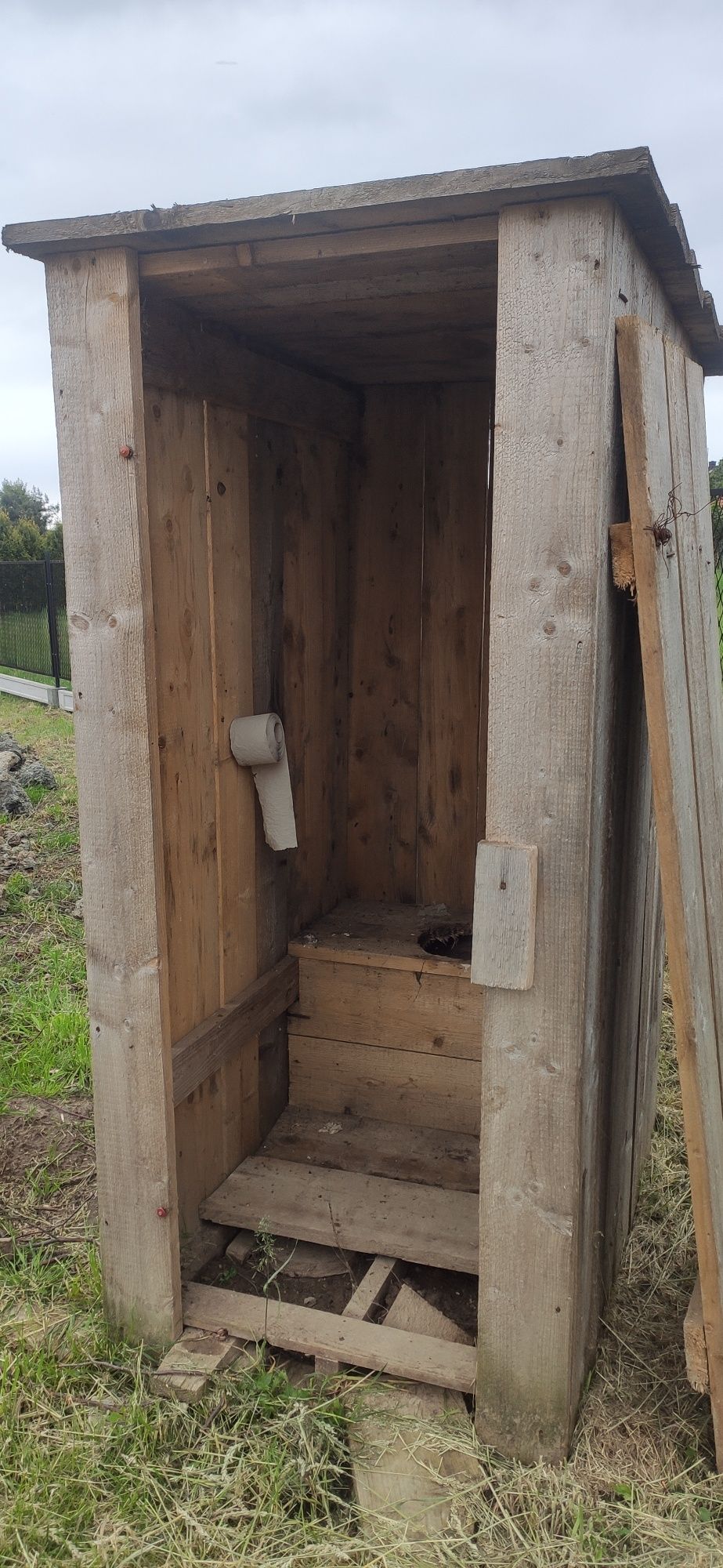 WC wychodek toaleta na budowę drewniana