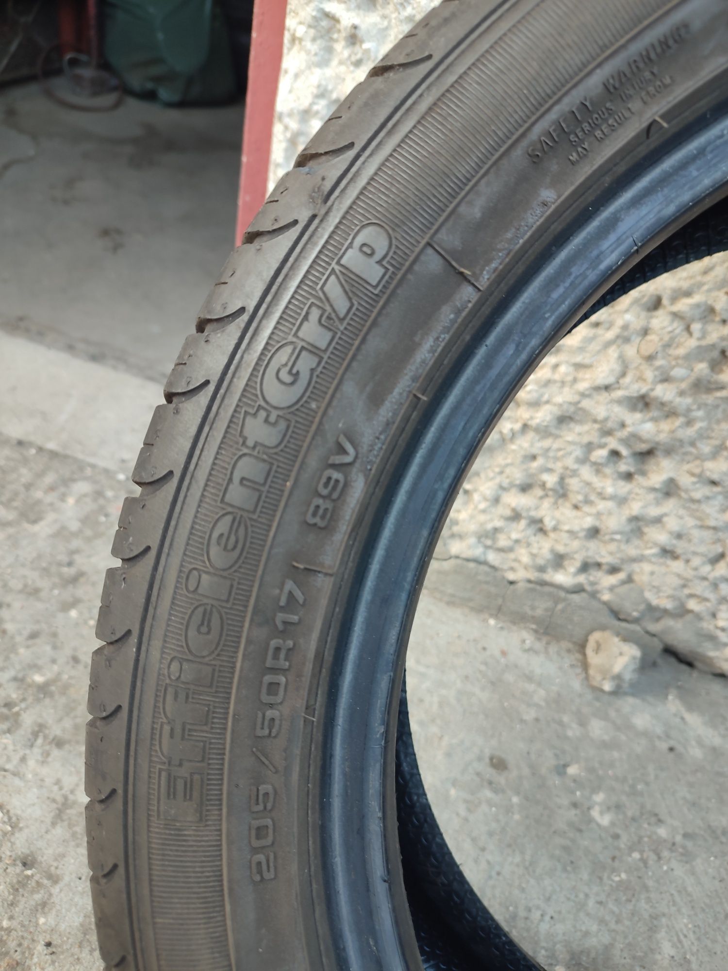 Pojedyncza opona Good Year Efficient Grip 205/50/17 89V