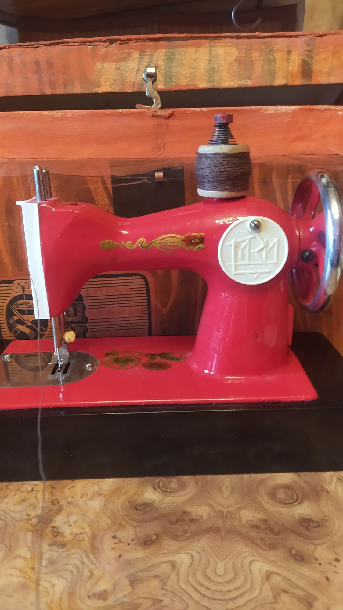 Винтаж!!!Рабочая,детская швейная машинка времён СССР