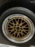 Japan racing 15 4x100 com pneus