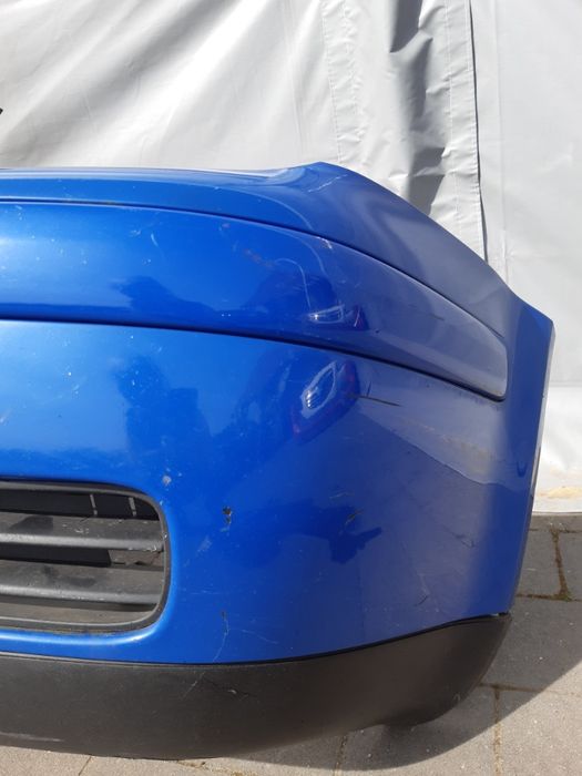 Zderzak przedni Volkswagen Golf 4 kolor niebieski