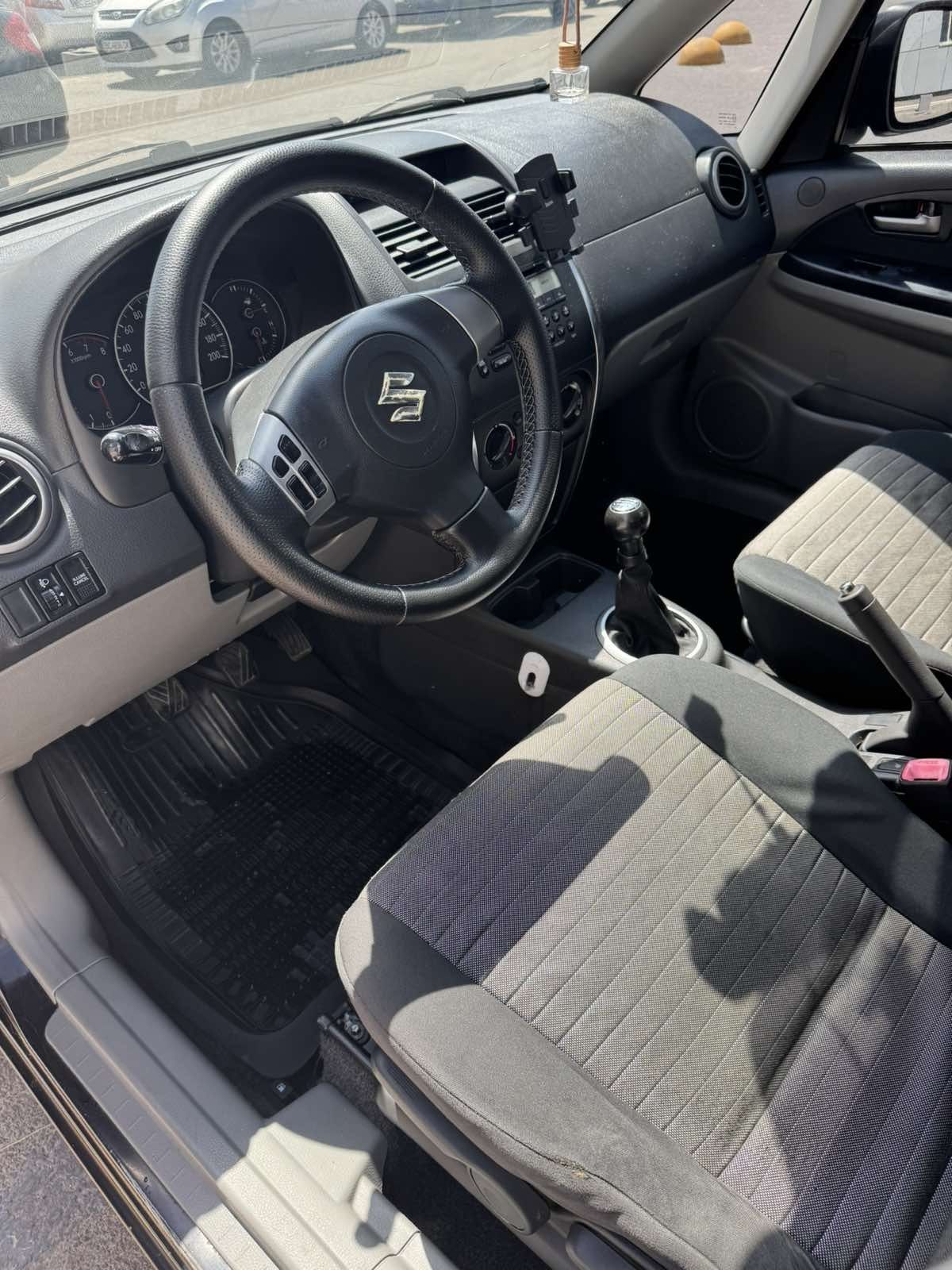 Suzuki SX-4 сузукі