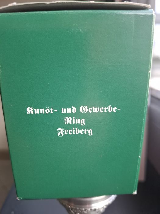 Metalowy kielich ozdobny z cyny 95%