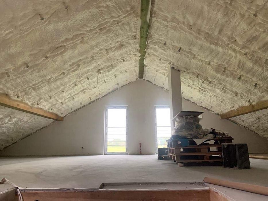 Ocieplenia poddaszy  pianą PUR caly Ślask Super cena