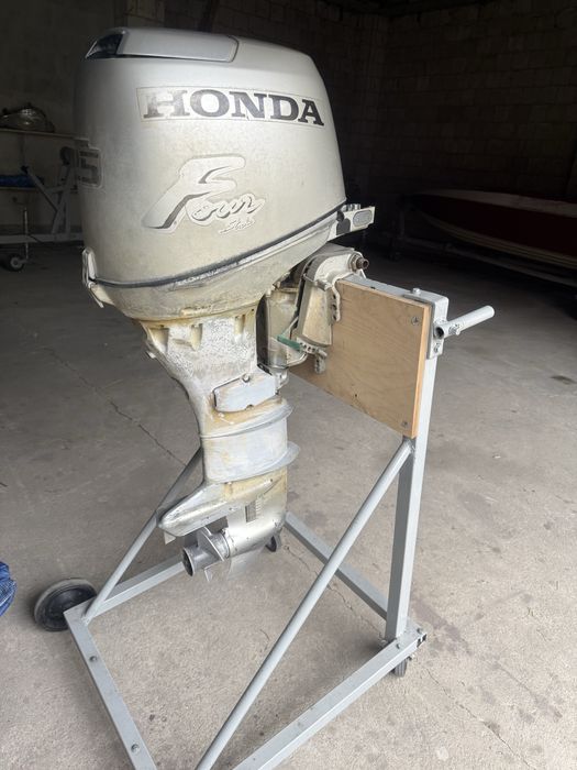 Zimowanie Łodzi Jachtów Motorówek Przyczep