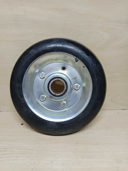 Колесо з гумою на підшипнику d 200 для візка, тачки .