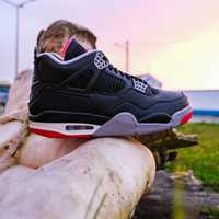 Air Jordan 4 Bred