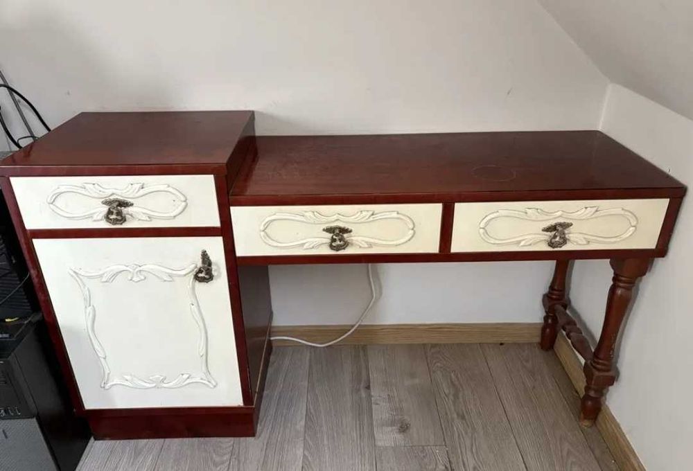 Toaletka retro rzeźbiona dwukolorowa stolik biurko z szafką drewniana