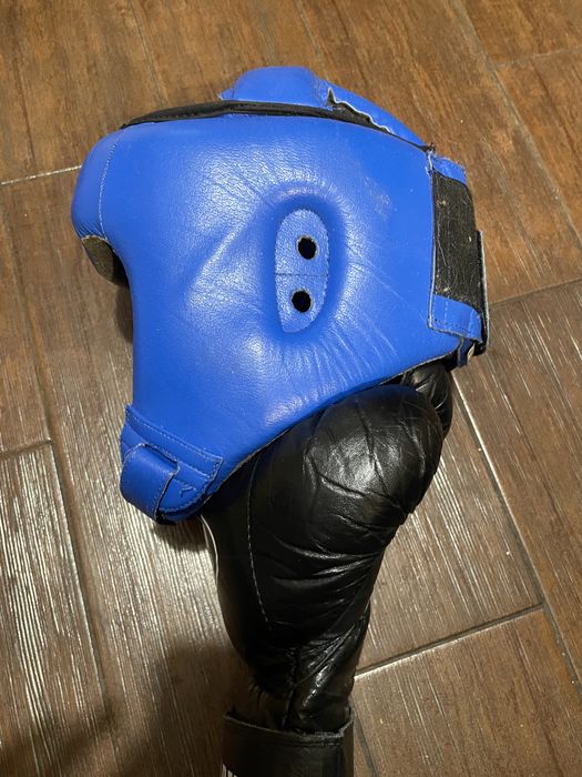 Захист на голову та захист на ноги для кікбоксингу