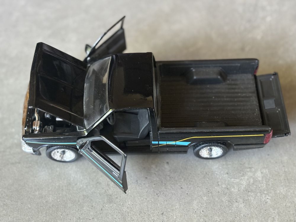 Model Revell skala 1/24 Chevrolet S-10 pickup