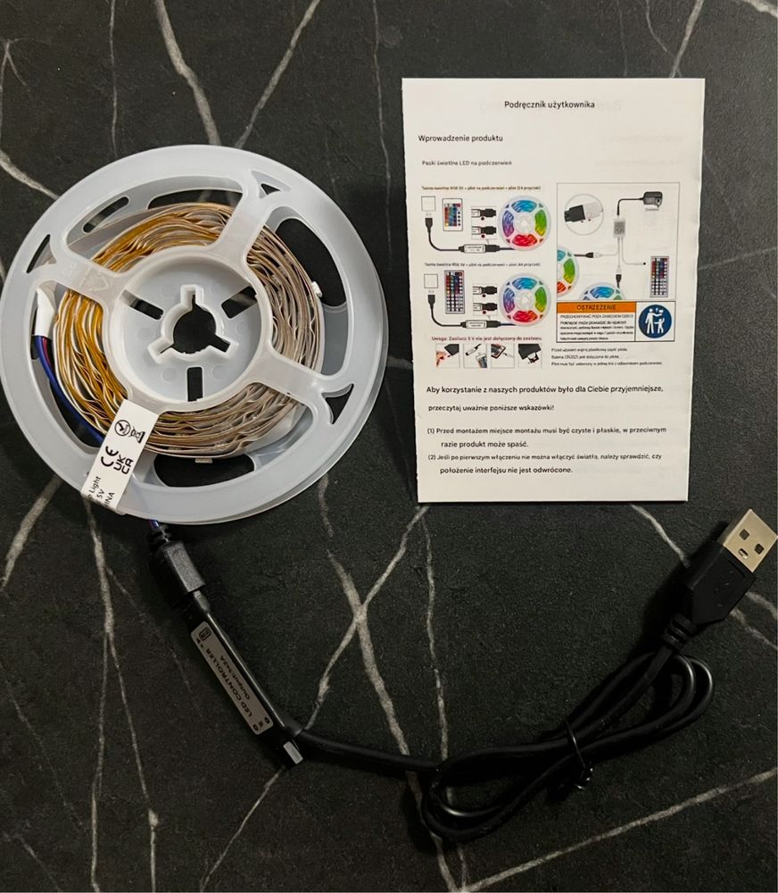 Taśma LED 5m z pilotem i zasilaczem USB