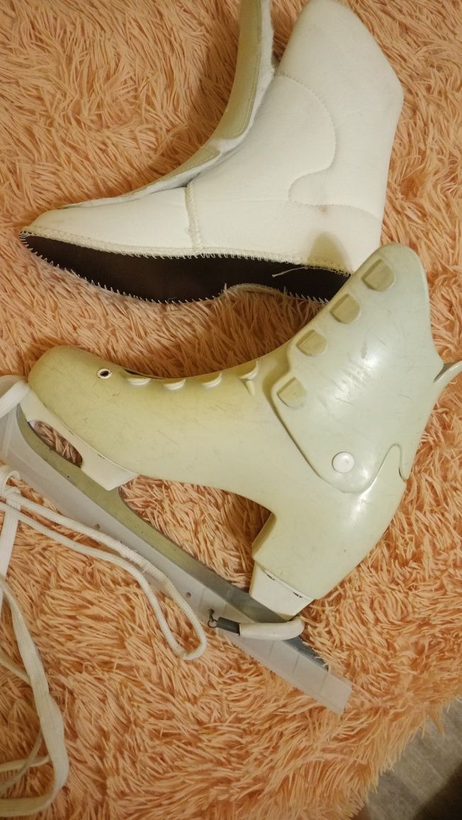 Продам коньки GRAF LADY