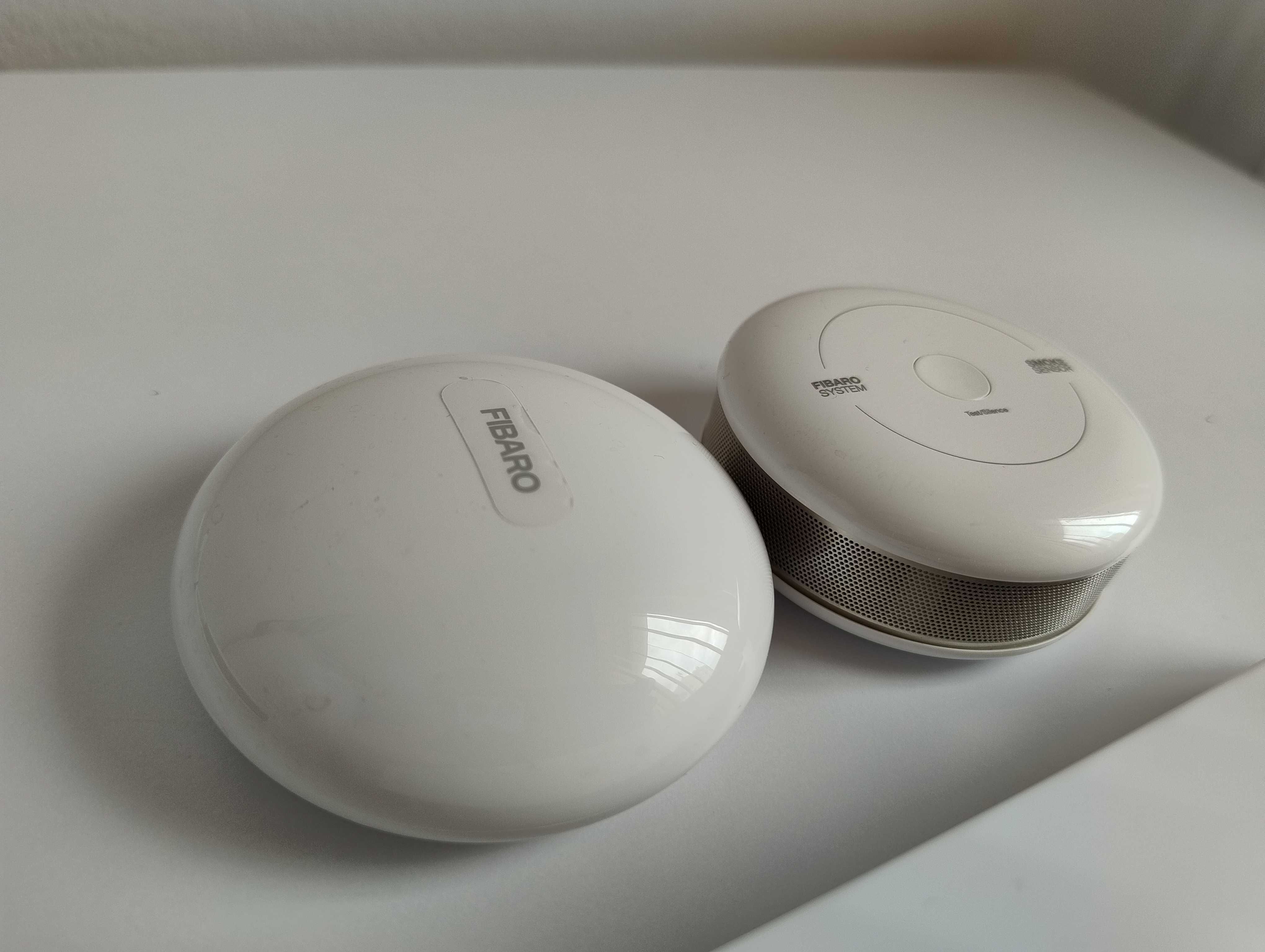 Fibaro Home Center 3 Lite + czujniki (dym i woda) + Powerbank Nice