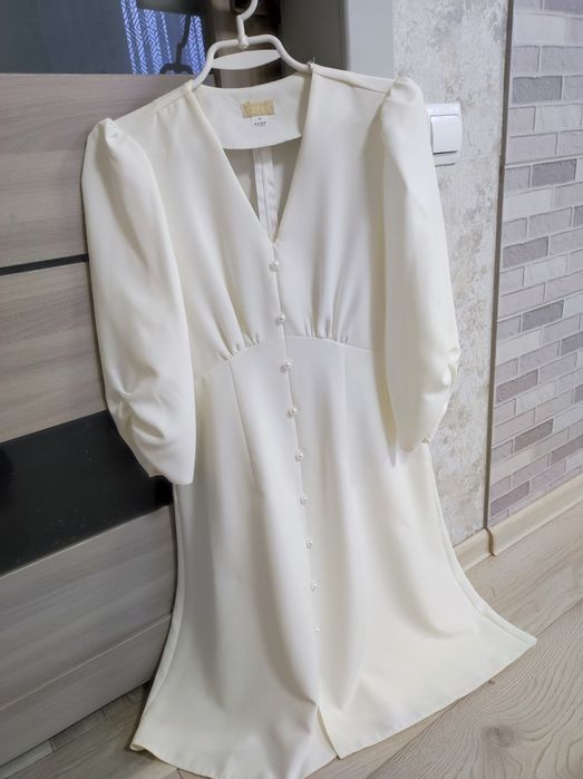 Продам білу сукню