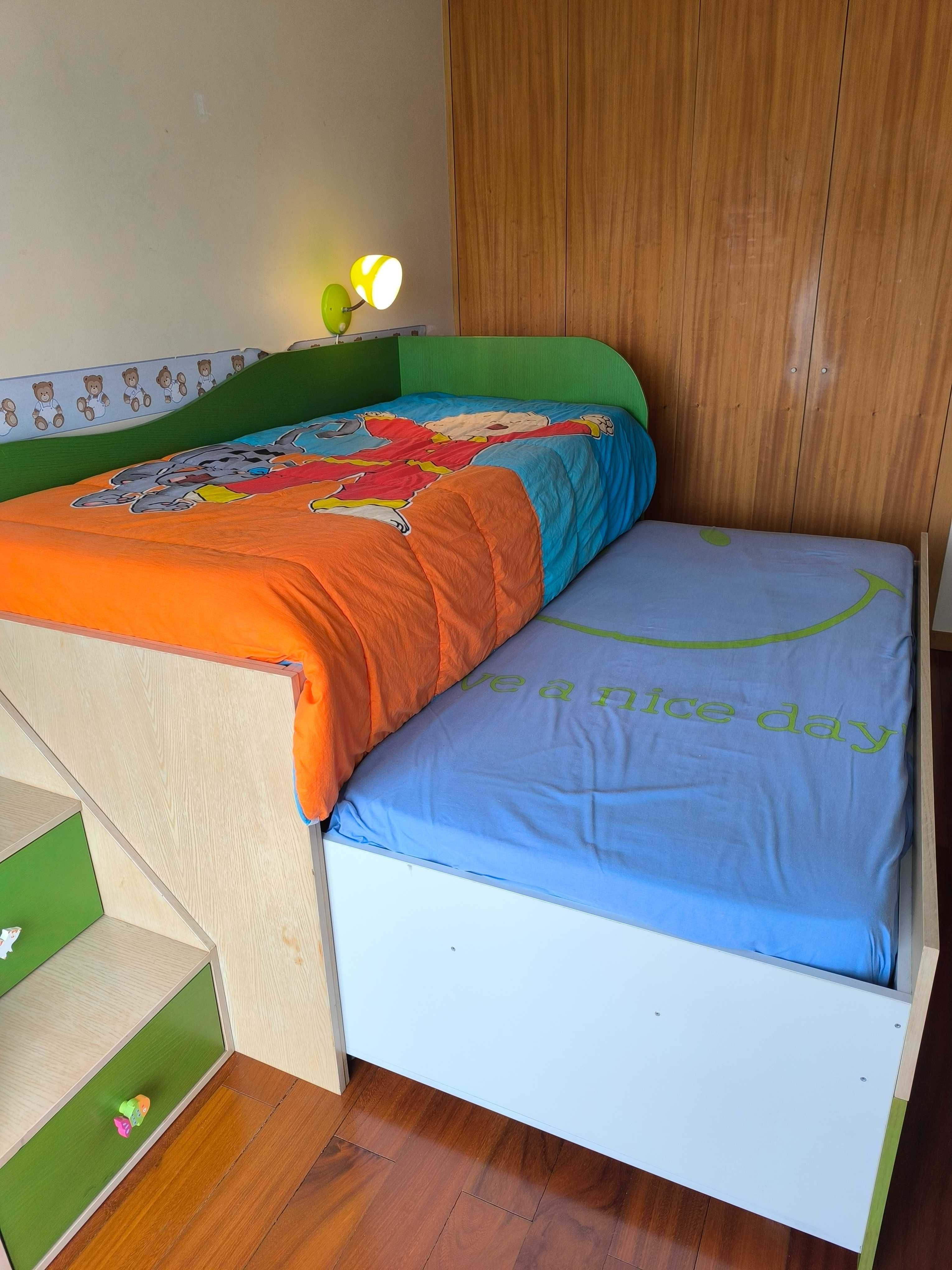 Quarto de criança em excelente estado