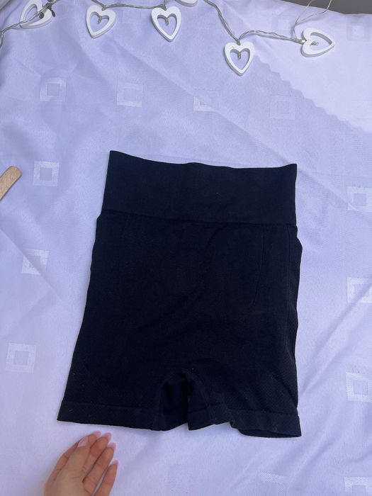 Spodenki z wysokim stanem spodenki na siłownie modelujące