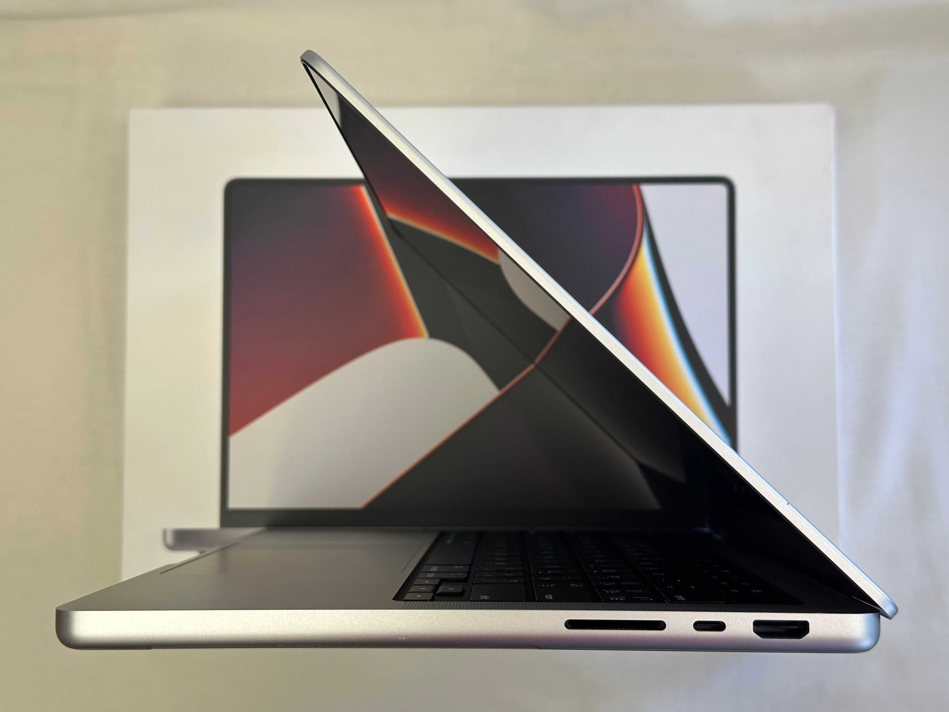 MacBook Pro 14.2”. M4 Pro, 24RAM/500Gb SSD , Silver ,43 цикли-100% бат