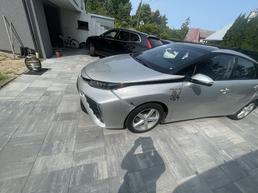 Toyota mirai 2016
