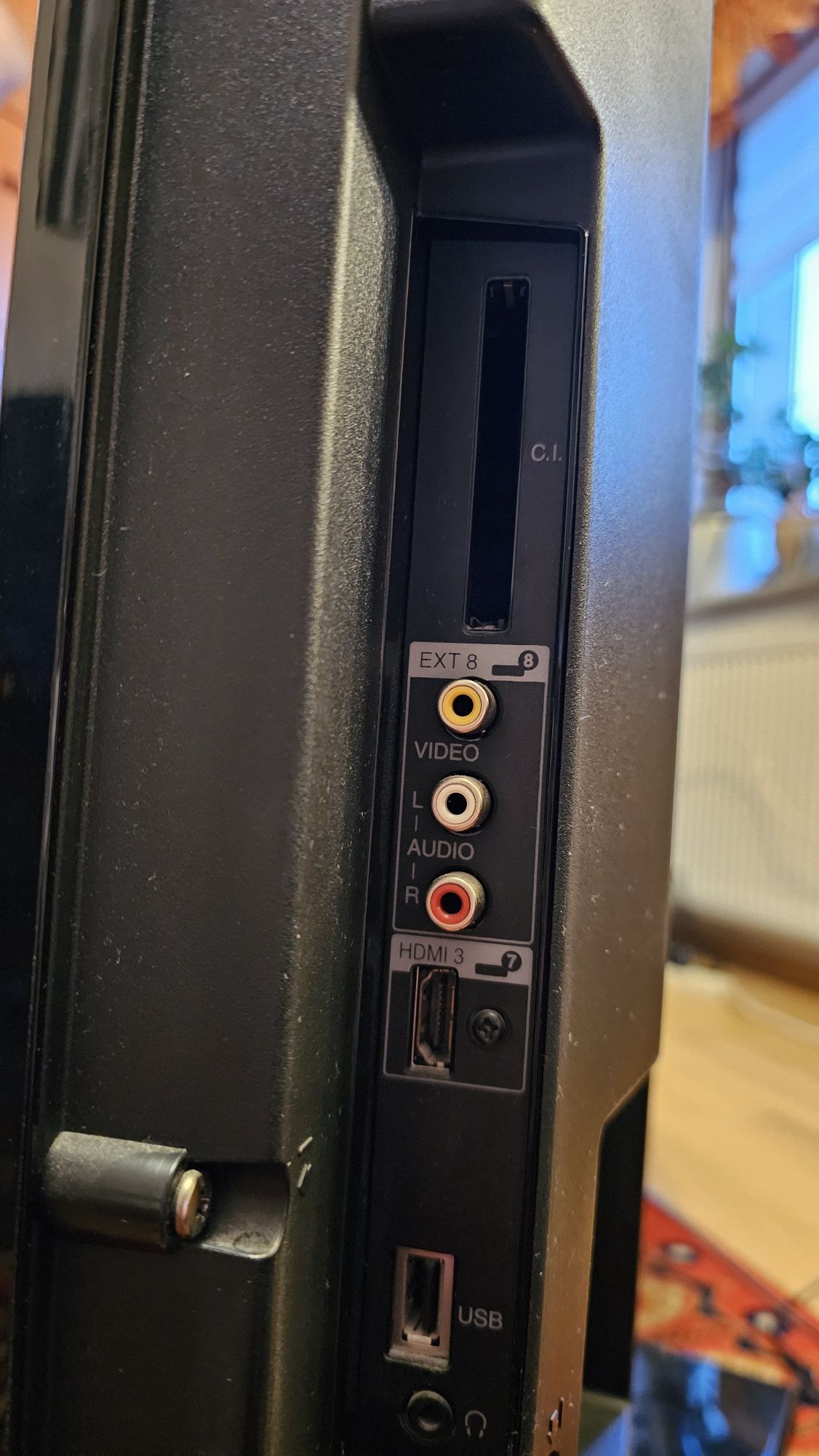 Sharp Aquos LCD telewizor i dekoder