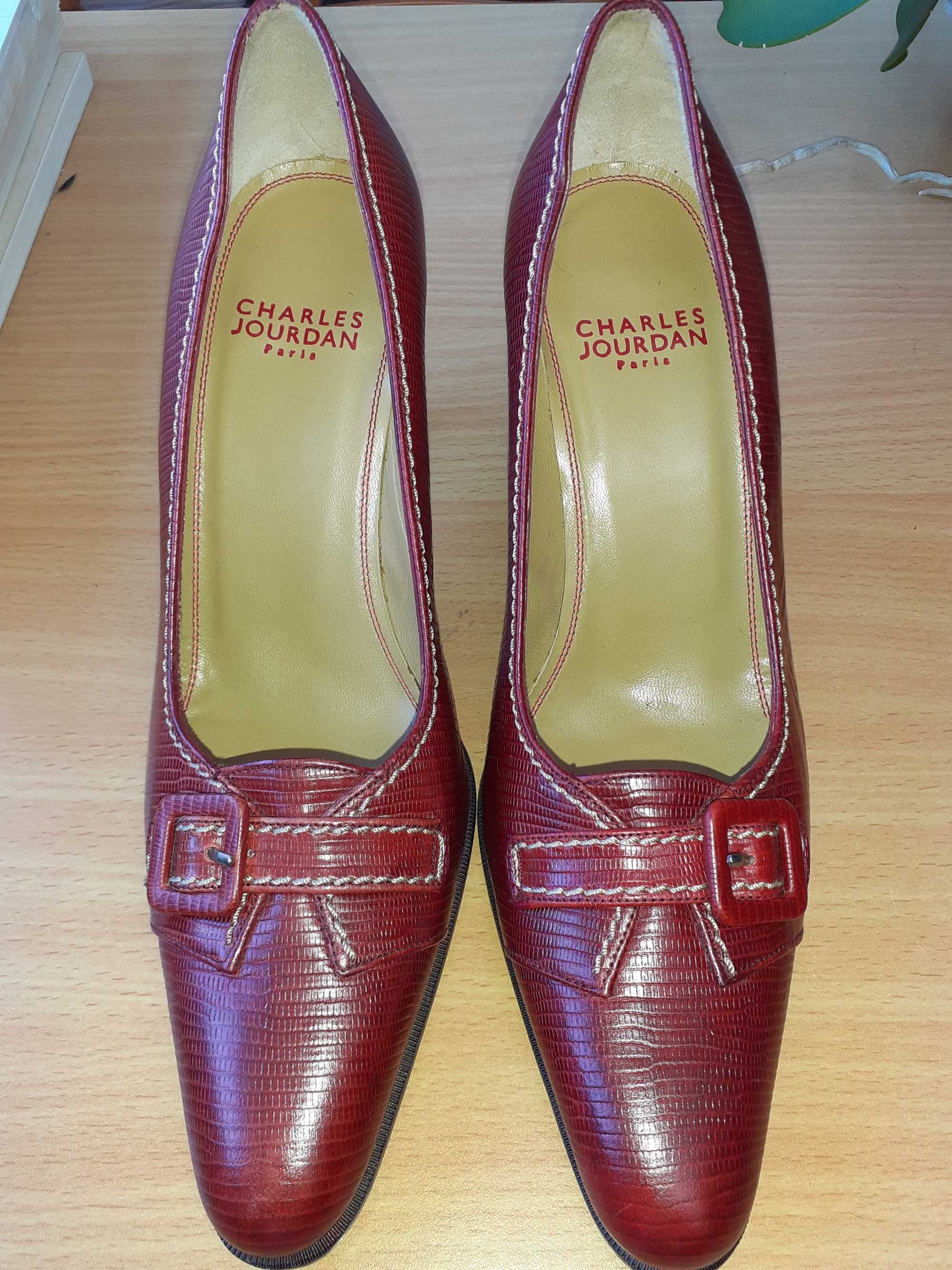 Sapatos grenat Charles Jourdan
