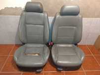 Conjunto de Bancos cabedal cinzento Golf 4 ano 2001