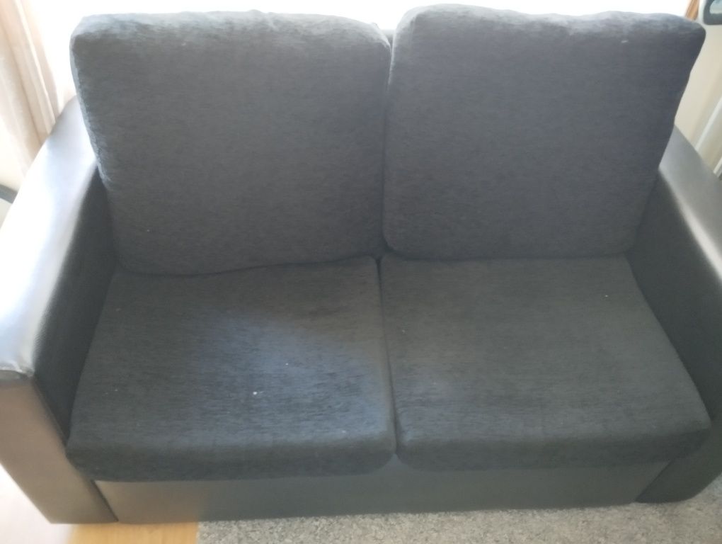 Vendo sofá dois lugares para desocupar