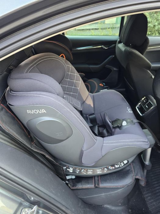 Fotelik obrotowy Avova 0-20 kg bezwypadkowy