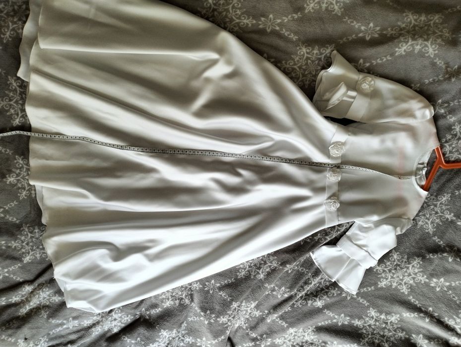 Alba sukienka, urocza z kwiatkami, biała, komunia,