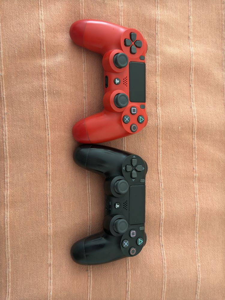 Playstation 4 com 1tb + 10 jogos +2 comandos + cabos
