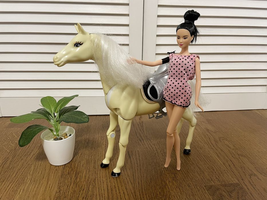 Кінь іграшка Barbie Defa