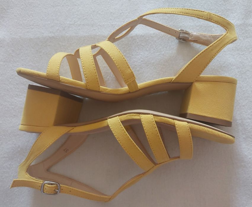 Sandálias Amarelas Pé Estreito, 37