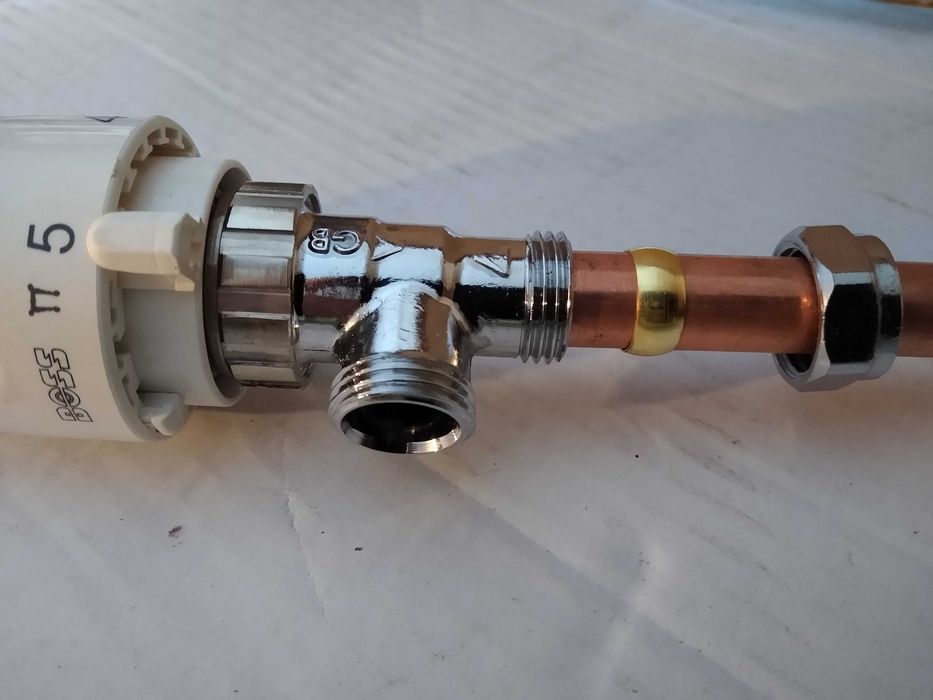 Zestaw Zawór Termostatyczny Kątowy + powrotny  do CO na rury 15MM