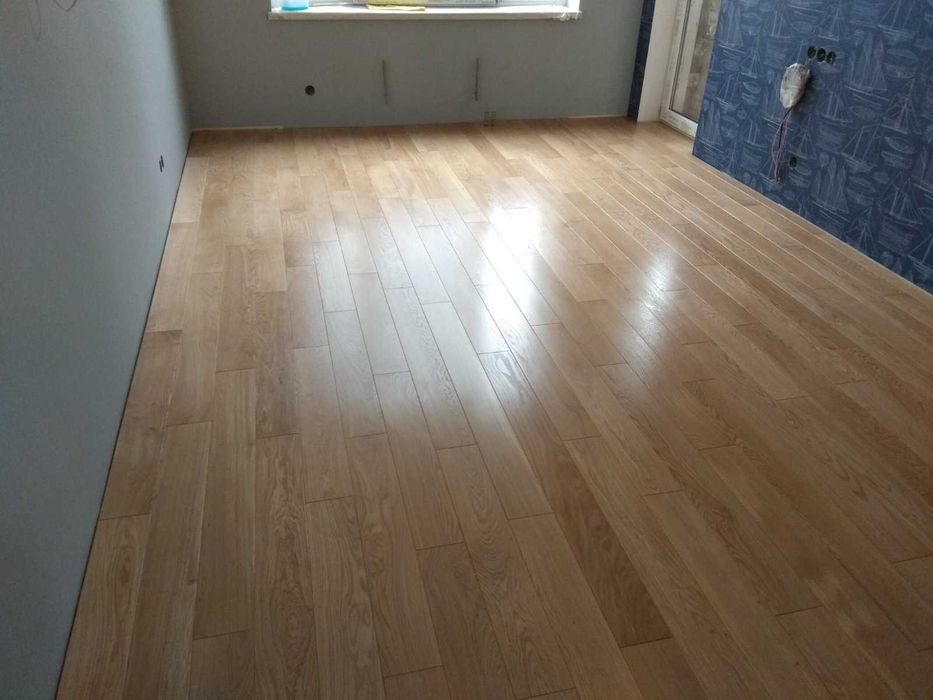 Широкий вибір масивної дубової паркетної дошки за найкращими цінами!