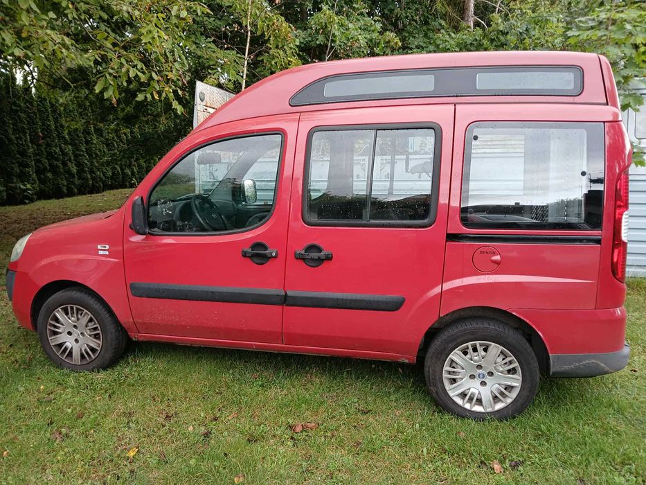 Fiat Doblo 1,4 z platformą najazdową