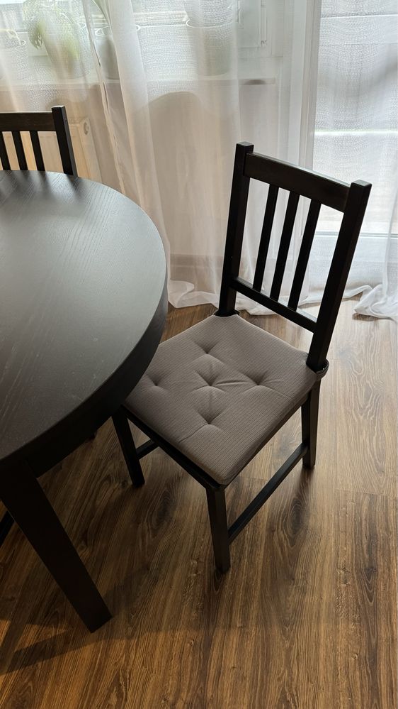 Stół okrągły Ikea plus 6 krzeseł