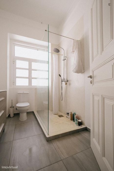 Quarto - localizado em Alcântara Lisbon