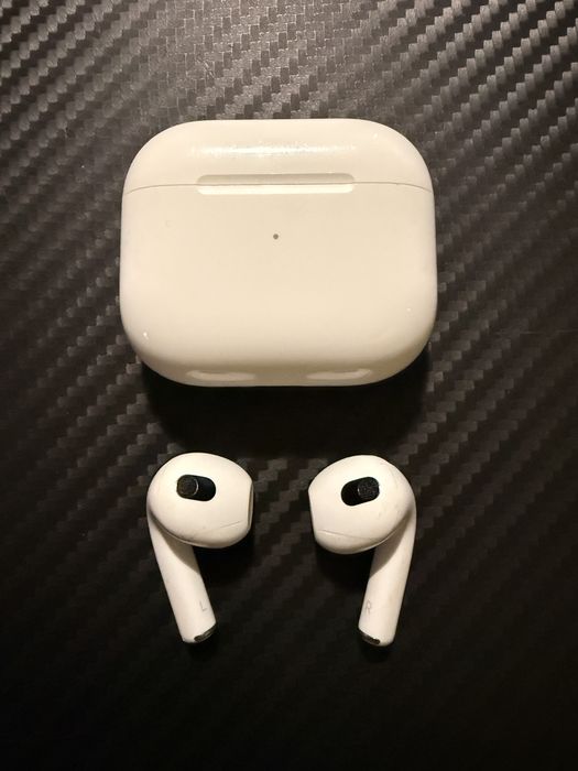 Apple AirPods 3 with Lightning Charging Case (MPNY3)